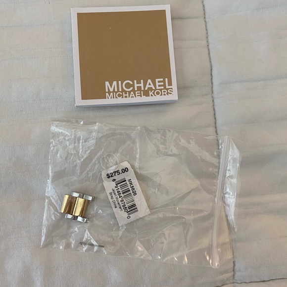 Michael Kors Watch - Picture 5 of 8